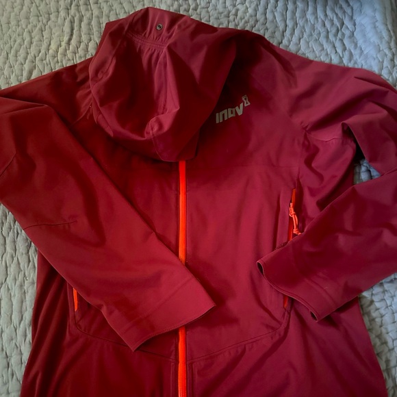 Inov -8 AT/C raceshell waterprooff running jacket size 8 - Picture 2 of 4